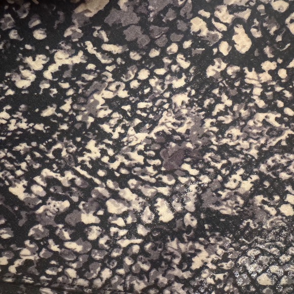 SPANX Snakeskin Print Leggings Size LG EUC - Picture 8 of 12